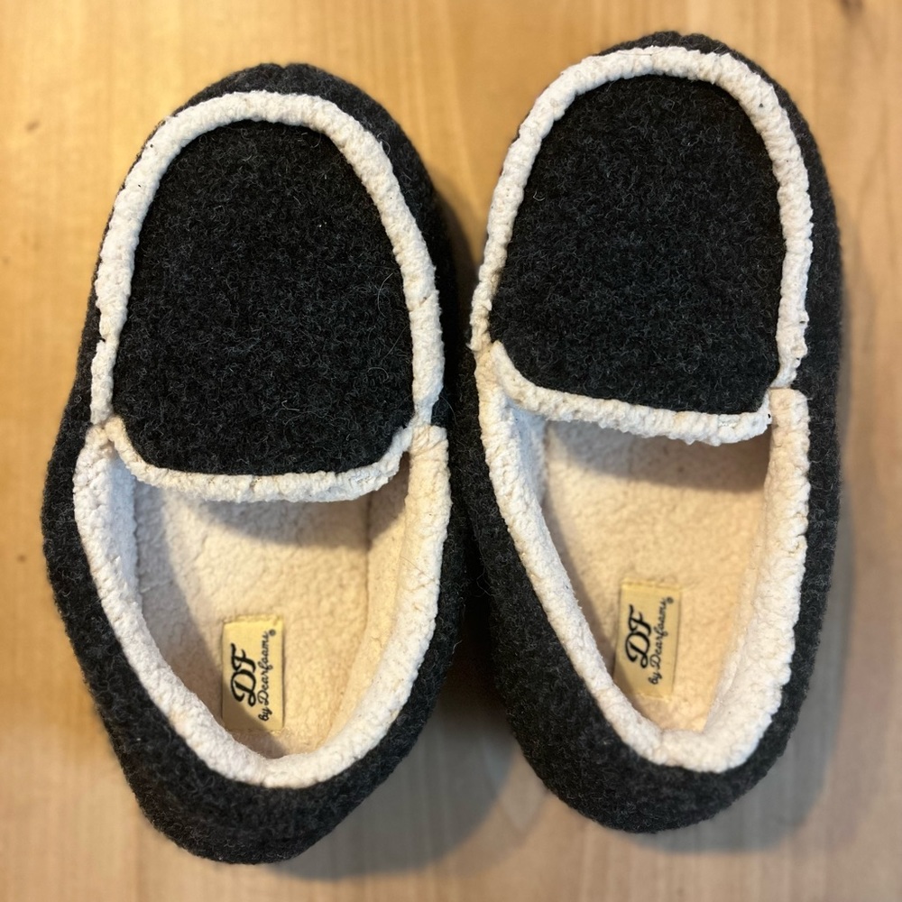 Kids Slippers Dearfoam Size 2/3
